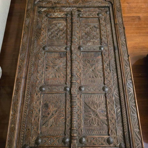 Handcrafted Indian Carved Coffee Table solid wood used