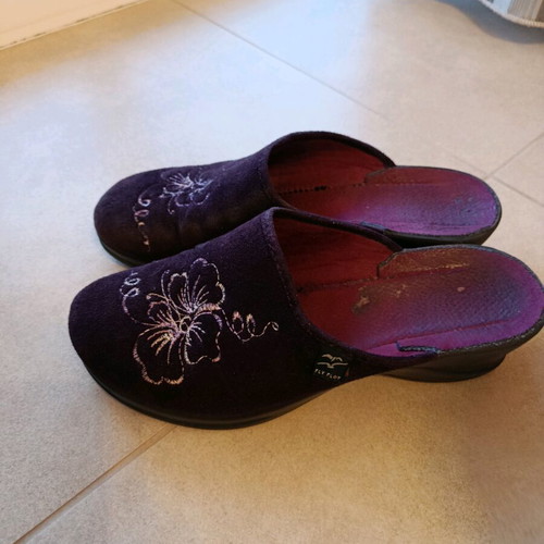 Fly Flot anatomical slippers used, purple, size 39