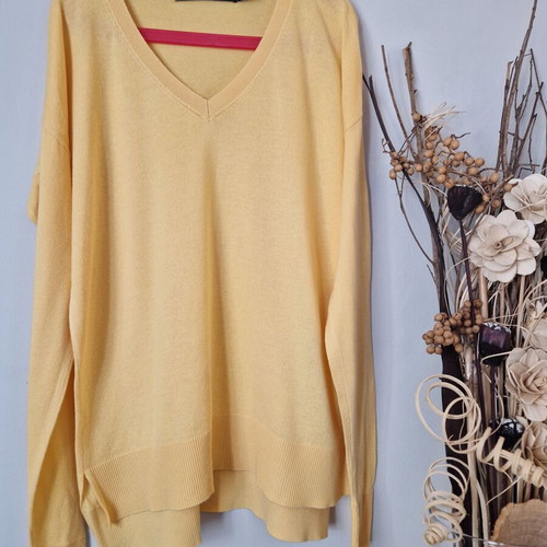 Vero Moda yellow blouse with V-neck, like new, XS-S