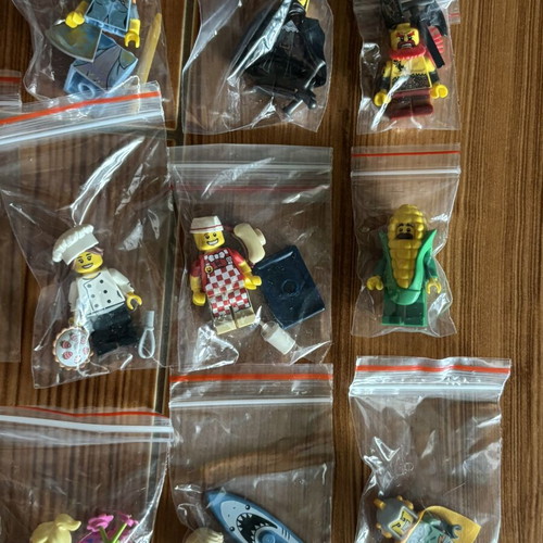 Collectible Minifigure Series 17 complete set of 16