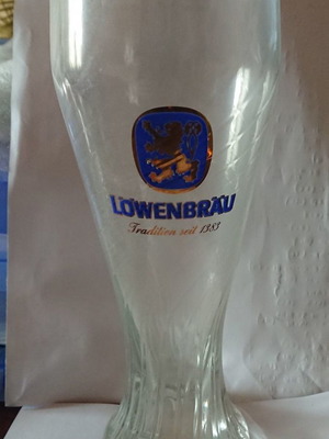LOWENBRAU HUGE & HEAVY OLD BEER GLASS - ΤΕΡΑΣΤΙΟ & ΒΑΡΥ ΠΑΛΑΙΟ ΠΟΤΗΡΙ ΜΠΥΡΑΣ