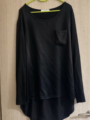 Celestino long blouse black, like new, size M/L