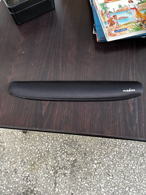 Wrist pad used for comfortable keyboard typing