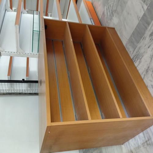 Metal shelves Mini Market used in very good condition