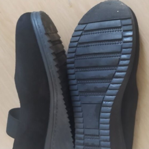 Black platform shoes with elastic strap, size 38, 3cm heel