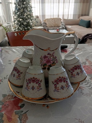 Serving set with platter, jug and 6 glasses like new