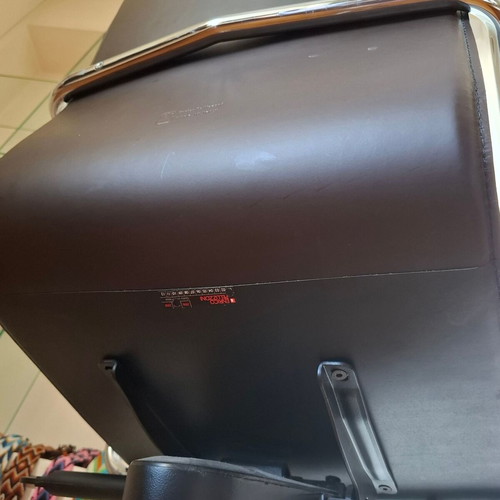 Enrico Pellizzoni office chair made of Italian leather like new