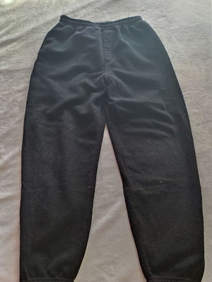Χοντρή oversize χειμωνιάτικη φόρμα μεταχειρισμένη, μέγεθος M, μαύρη