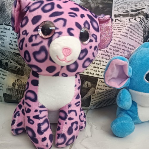 Set of 2 plush stuffed animals