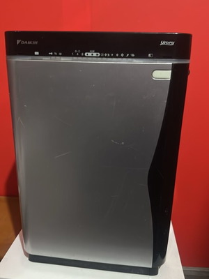 Daikin Ururu MCK75JVM-K καθαριστής αέρα σε ασημί και μαύρο, εκδορές