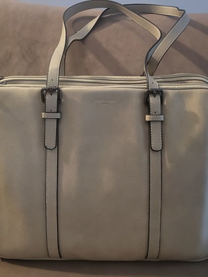 Hexagona shoulder bag used, ideal for daily use and laptop transport