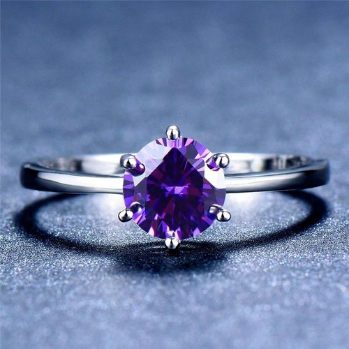 Ring with violet amethyst