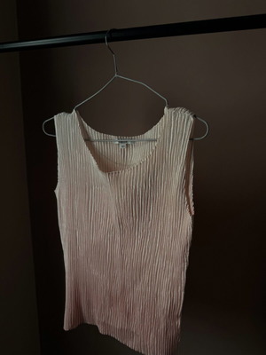 Omoré pink blouse size 40 elastic