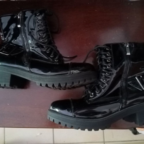 Patent leather ankle boots size 37, black with laces and zipper