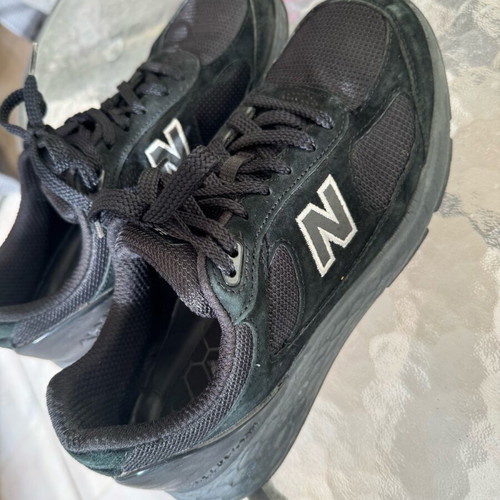 New Balance athletic shoes used, size 42, black