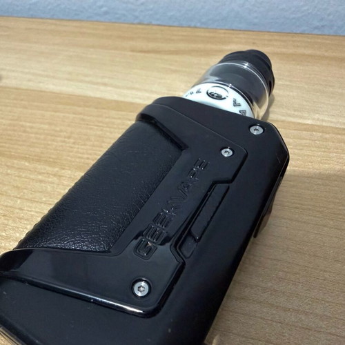 Geek Vape Aegis Legend 2 L200 electronic cigarette like new