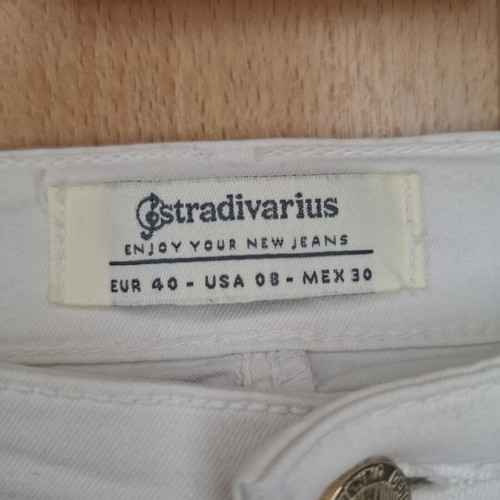 Stradivarius white elastic pants like new, size L