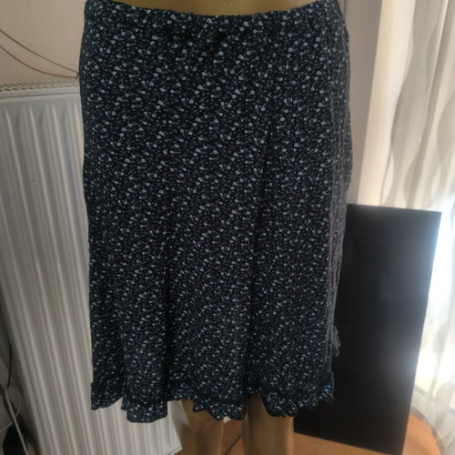 Women's skirt XL used, black with white micro pattern