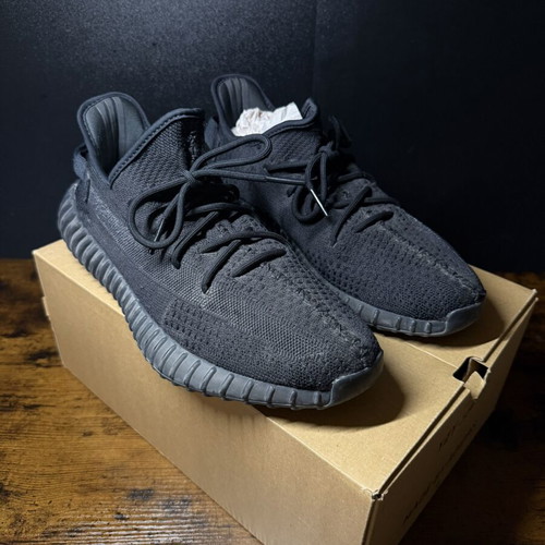 Adidas Yeezy Boost 350 v2 Onyx sneakers, size 46, black