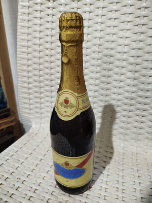 Roberta sparkling wine new, sealed