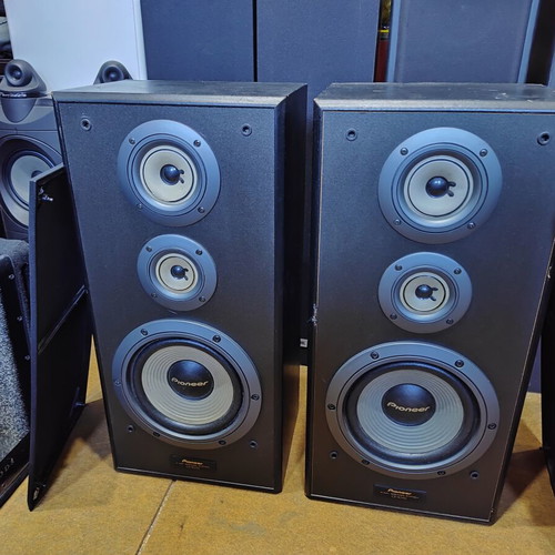 Pioneer CS-5070 3-Way Loudspeakers, rear bass-reflex