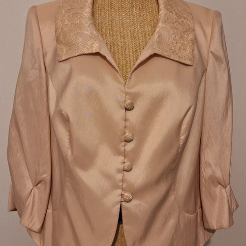 Lucifair jacket with lace collar and buttons, salmon color