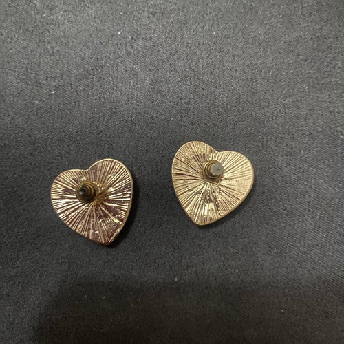 Heart earrings new, gold color