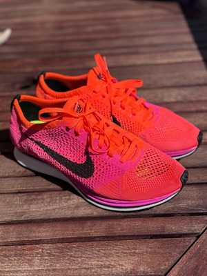 Nike Flyknit Racer Pink Flash νούμερο 44 σαν καινούργιο