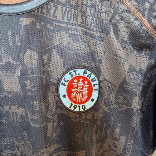 St. Pauli football jersey double-sided size S like new