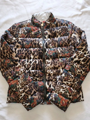 Ανοιξιάτικο-φθινοπωρινό καπιτονέ μπουφάν με animal print σαν καινούργιο, S