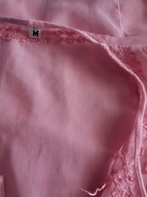 Ροζ καφτάνι κεντημένο σαν καινούργιο, μέγεθος Μ-L