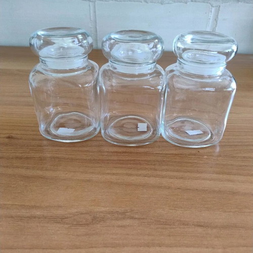 Glass jars set of 3 with airtight lids like new