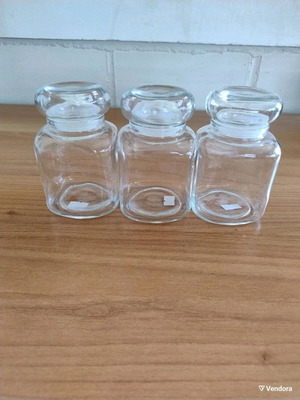 Glass jars set of 3 with airtight lids like new