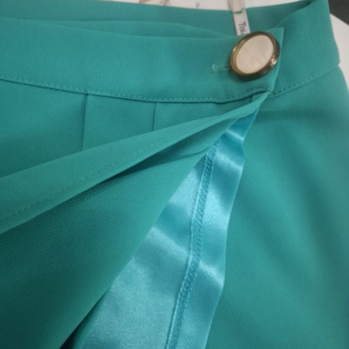 Toi & Moi emerald wrap skirt, size S, like new