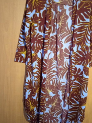 H&M shirt size S used, red and turquoise