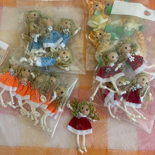 Fabric dolls with wooden heads, pack of 40, new