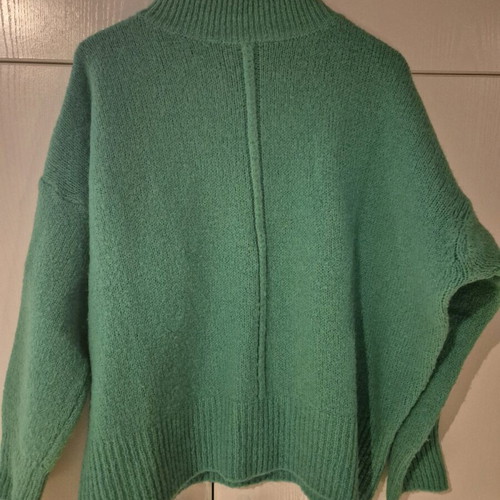 Winter set skirt and pullover like new, multicolored, small size