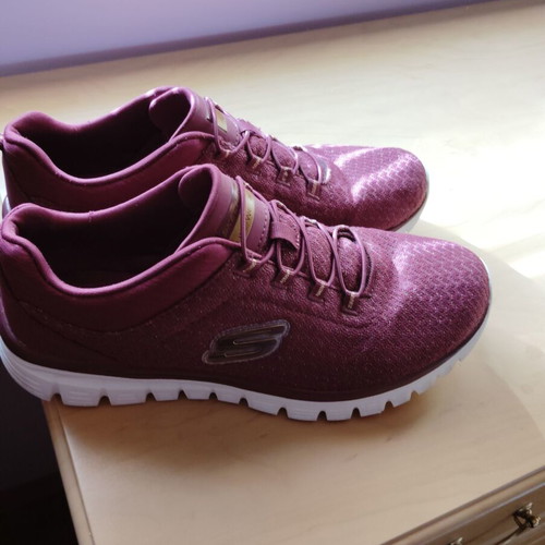 Skechers sneakers size 40 used, burgundy