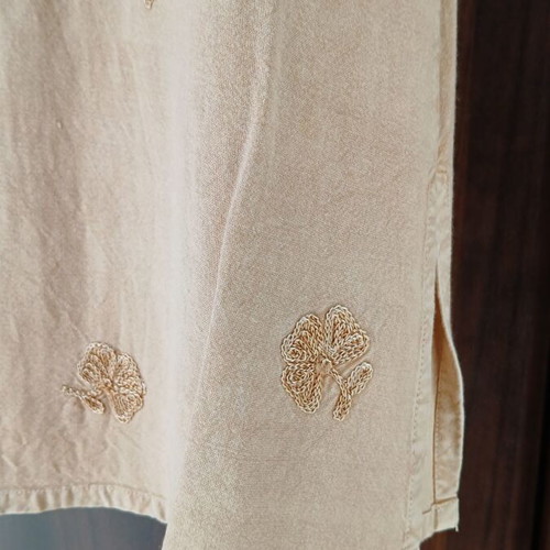 Eif sleeveless top beige embroidered size M like new