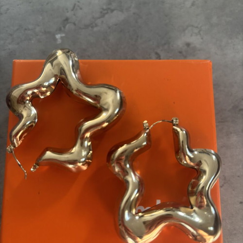 Earrings like new, gold tone