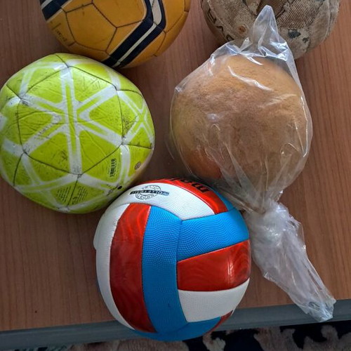 Balls used, pack of 5, worn