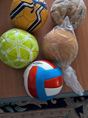 Balls used, pack of 5, worn
