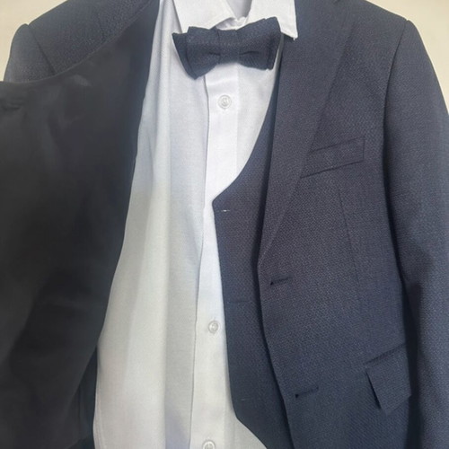Children's blue suit size 7-8, like new
