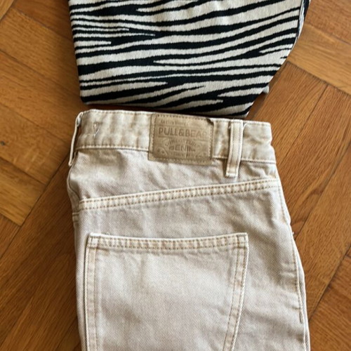 Animal Print Jersey Bodysuit XS and Pull & Bear Beige Shorts like new