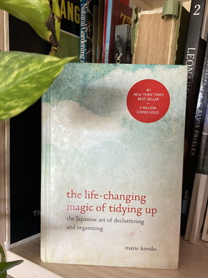 The Life-Changing Magic of Tidying Up by Marie Kondo like new, English
