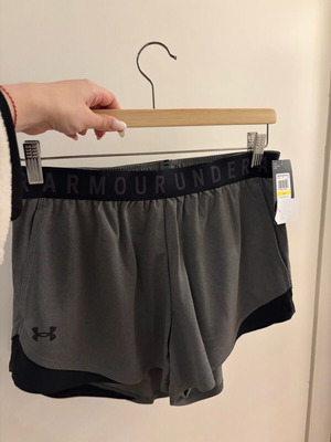 Σορτάκι Under Armour Medium γκρι μαύρο καινούργιο
