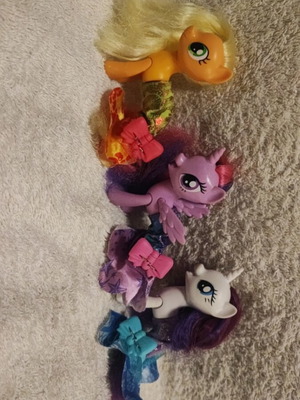 My Little Pony Met Gala фигури като нови с рокли