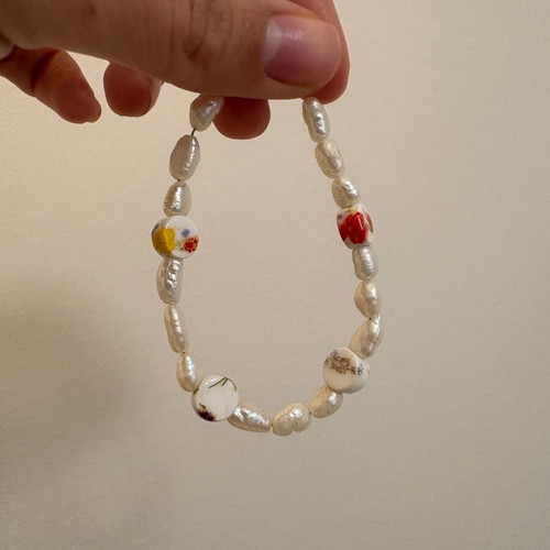Handmade bracelet with pearls and steel clasp new