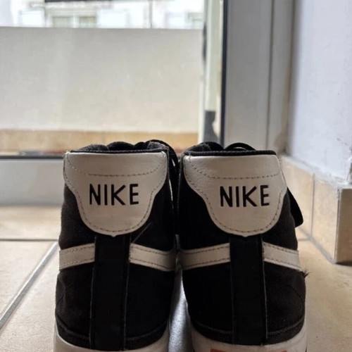 Nike Blazer Mid ‘77 used, black and white, size 38