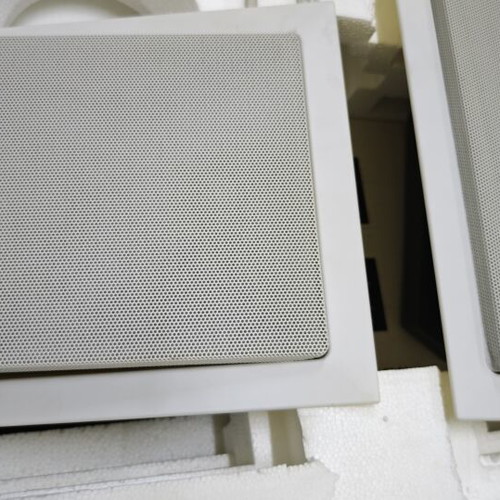 B&W CWM 6i Wall Speakers like new with excellent sound